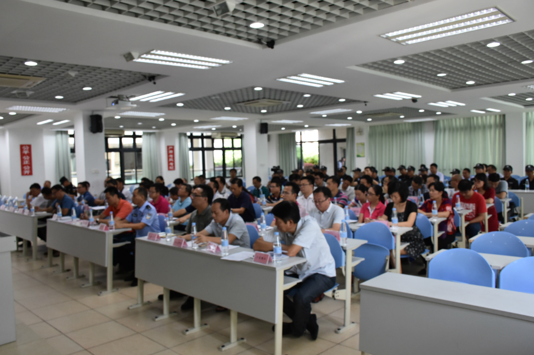 市校園反恐防暴知識(shí)培訓(xùn)及實(shí)操演習(xí)專題匯報(bào)