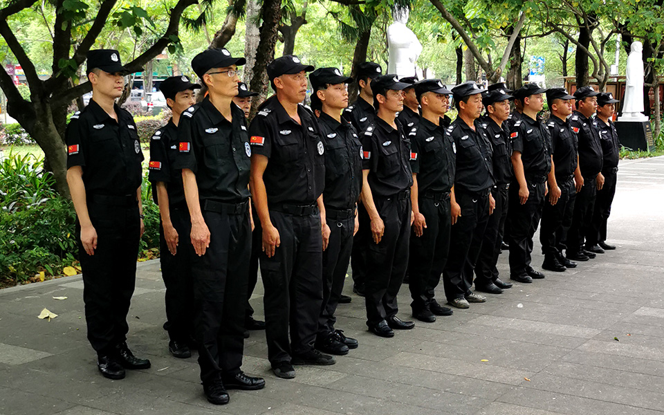十月處金秋，國(guó)慶迎歡騰！ 祝大家節(jié)日快樂(lè)，祝愿我們偉大的祖國(guó)永遠(yuǎn)繁榮昌盛！